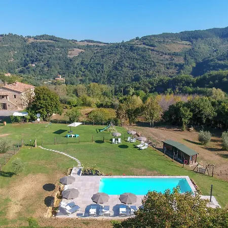 Montelovesco Farm stay *